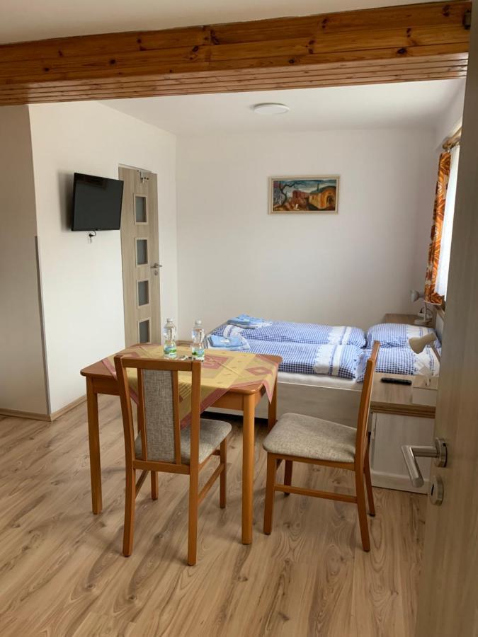 Privat Zelezny Brod Daire Dış mekan fotoğraf